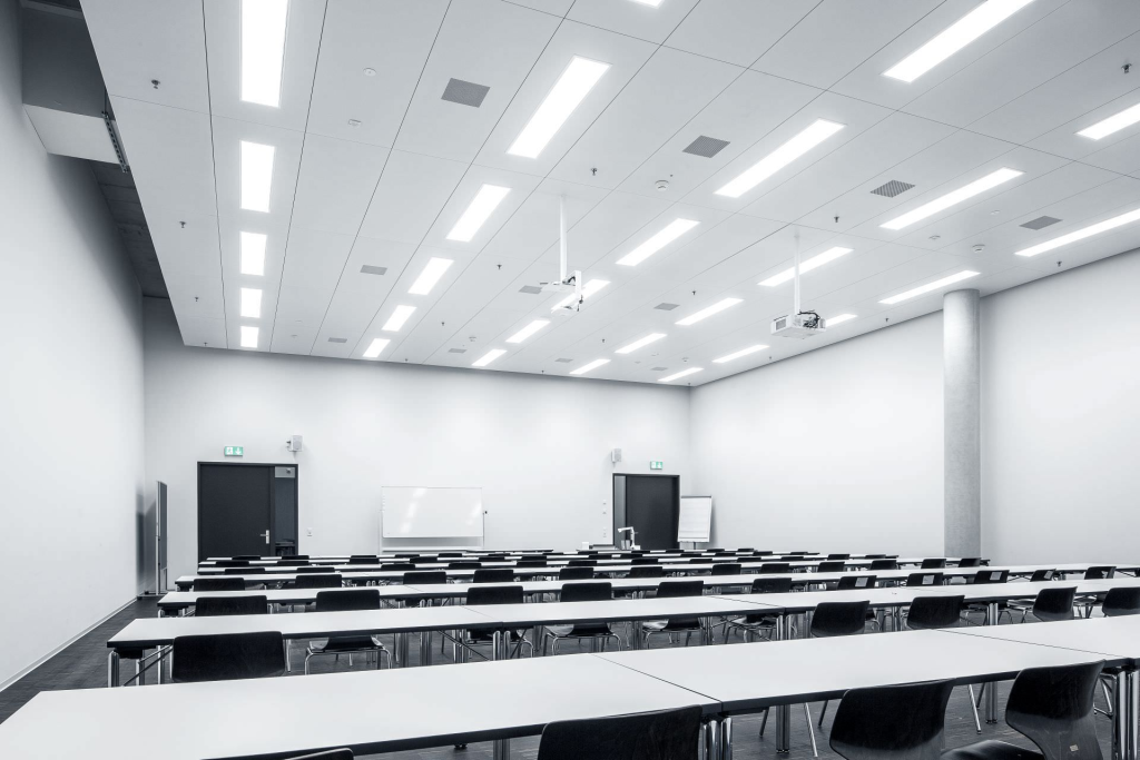 Bố trí đèn LED phòng học 