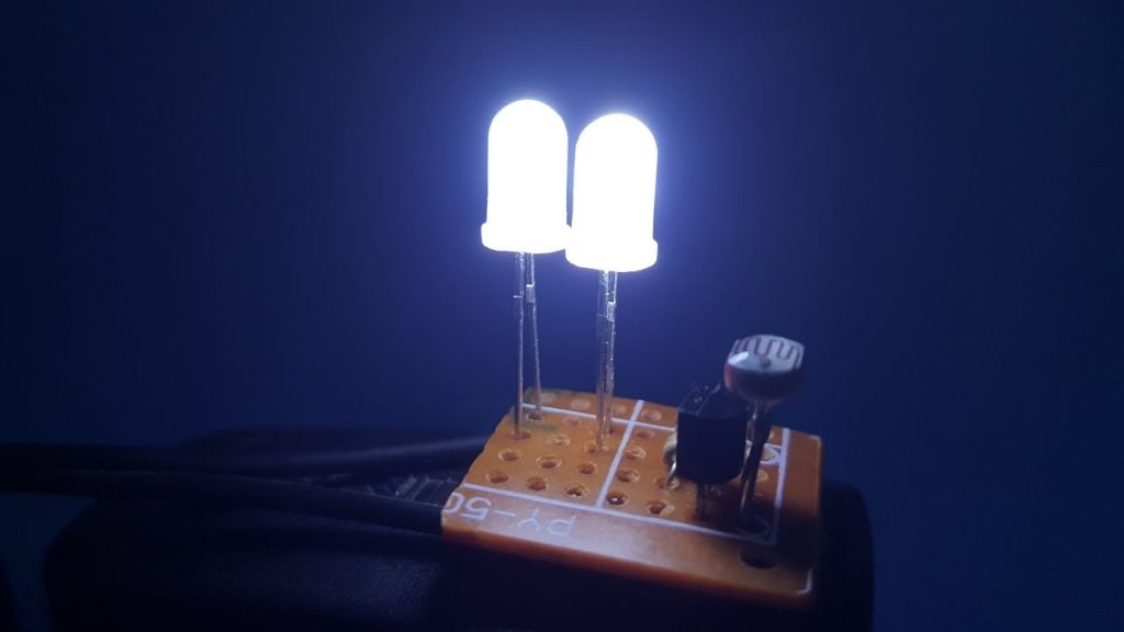 Đèn LED tự chế 