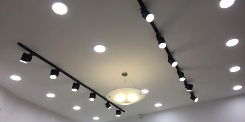 Đèn rọi ray tiết kiệm điện năng tiêu thụ